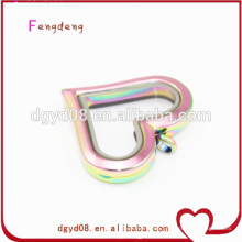 color de arco iris collar medallón en forma de corazón